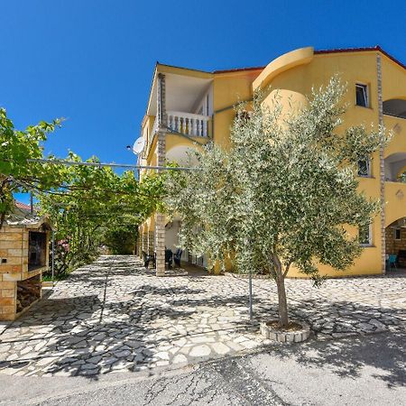 Apartments Mark - 200 M From Sea Novalja Luaran gambar