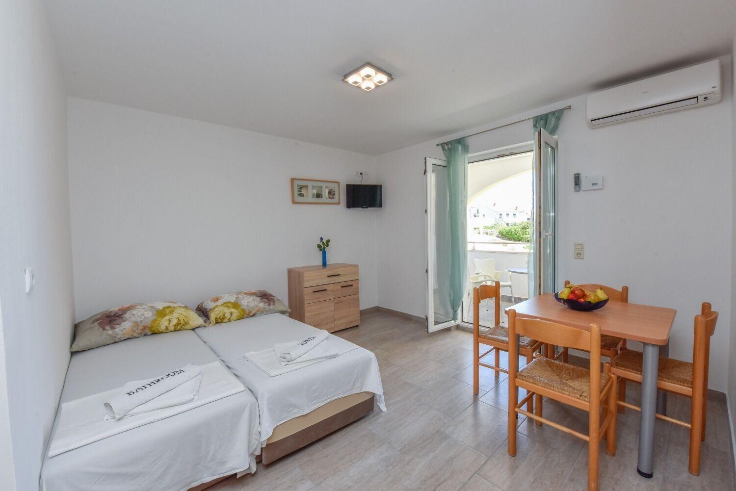 Apartments Mark - 200 M From Sea Novalja Luaran gambar